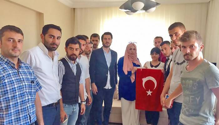 Şehit Ailelerinden Cumhurbaşkanı’na Türk Bayrağı