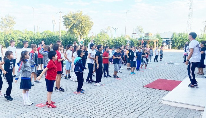 BAHÇEŞEHİR KOLEJİ GÜNE SABAH SPORU İLE BAŞLIYOR