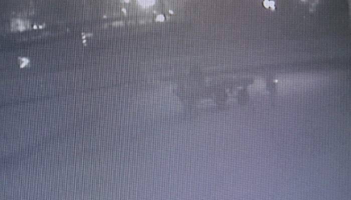 At arabalı hırsızlar güvenlik kameralarına yakalandı