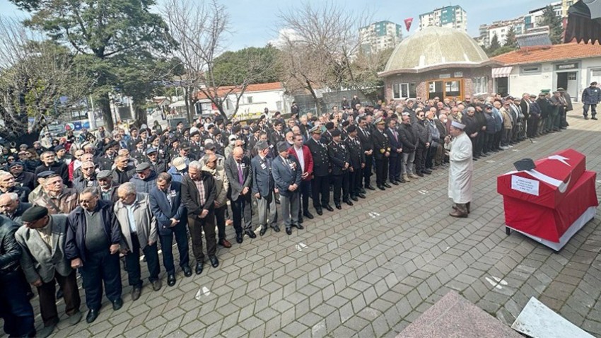 Kıbrıs gazisi dualarla ebediyete uğurlandı
