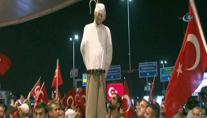 Darbe karşıtları Fethullah Gülen'in maketini idam etti