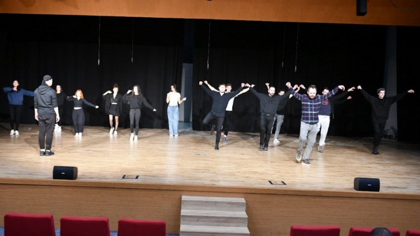 Çanakkale Dans Topluluğu, Halk Dansları Kültürüne Işık Tutacak!