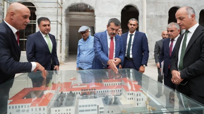 Bakan Yusuf Tekin'in Tarihi Okullardaki İncelemeleri