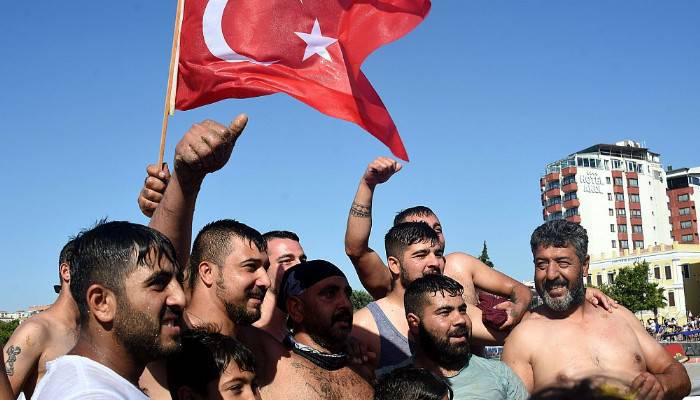 ON YIL ARADAN SONRA, DOKUZUNCU KEZ ŞAMPİYON