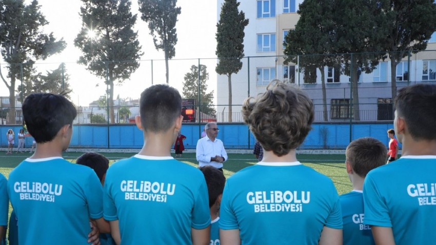 Gelibolu'da Futbol Yaz Spor Okulu Tamamlandı