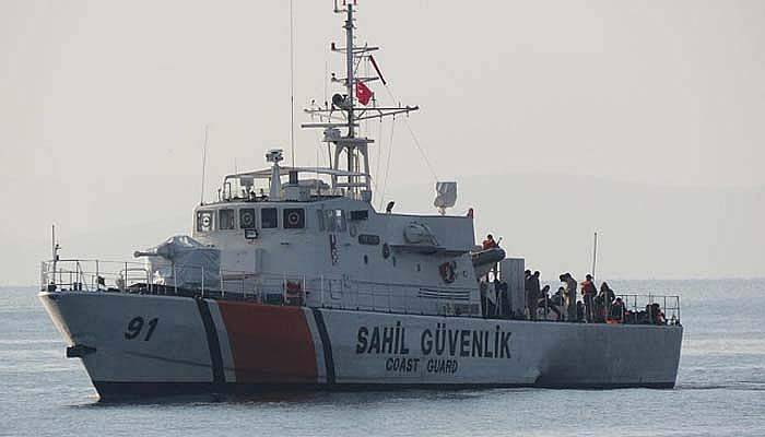 Denizin Ortasında Mahsur Kalan 57 Göçmen Kurtarıldı