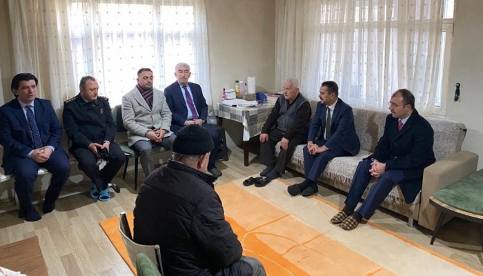 Vali Aktaş Depremzede Ailemize Taziye Ziyaretinde Bulundu