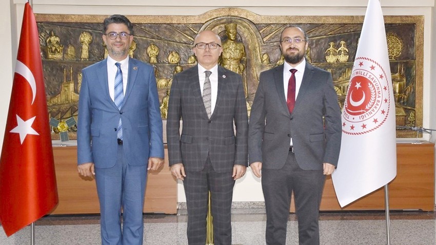 Rektör Erenoğlu, Milli Savunma Bakan Yardımcısı Tüfekci'yi ziyaret etti