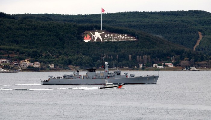 Bulgar savaş gemisi 'Drazki' Çanakkale Boğazı'ndan geçti (VİDEO)