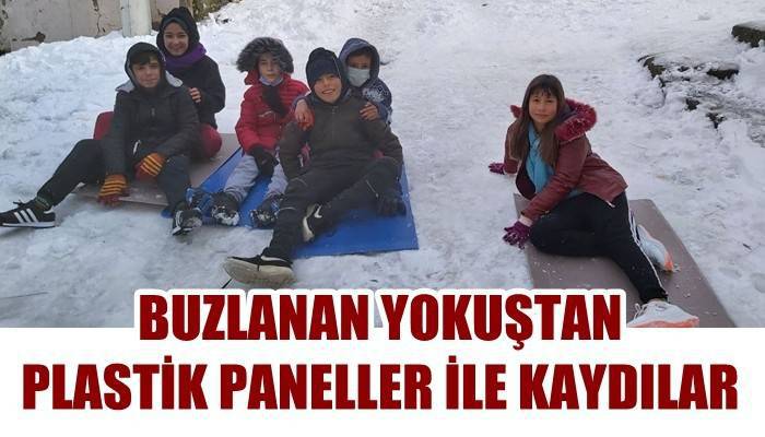 Çanakkale’de kar sevincini buzda kayarak çıkardılar (VİDEO)