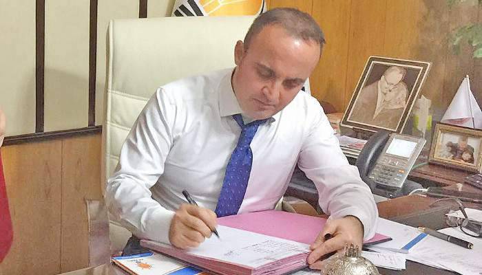 İlk imzayı Turan attı