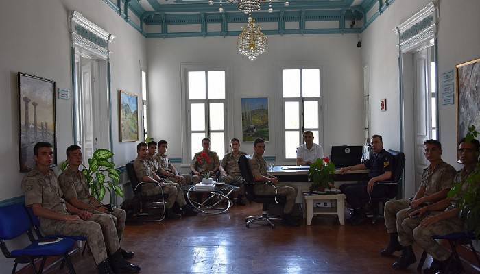 Akademi öğrencilerinden İl Müdürü Kemal Dokuz'a ziyaret