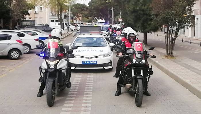 Emniyet güçlerinden 23 Nisan kutlaması