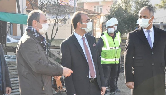 KAYMAKAM DOLU, OKUL İNŞAATINDA İNCELEMELERDE BULUNDU