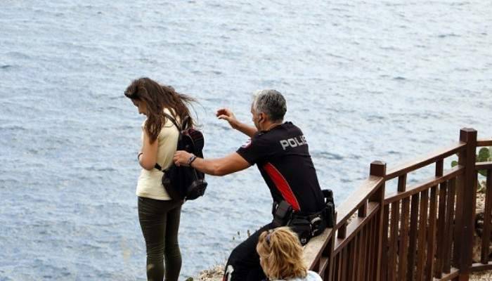 Polisin uzattığı elle ölümden döndü