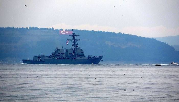 ABD savaş gemisi USS Thomas Hudner Çanakkale Boğazı'ndan geçti (VİDEO)