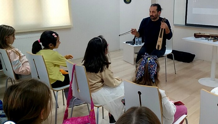 Çocuk Kültür Evi Müzisyen Ceyhun Demir'i Konuk Etti