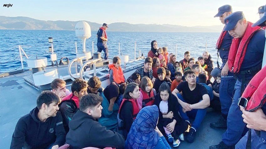 76 kaçak göçmen yakalandı