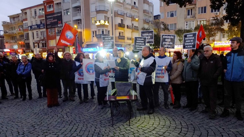 Öğretmen ve Veliler ’den El Fenerli Eylem (VİDEO)