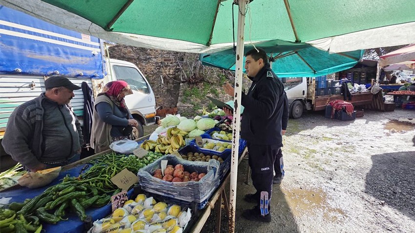 Bozcaada’da Pazarda Tüketiciye Yakın Takip
