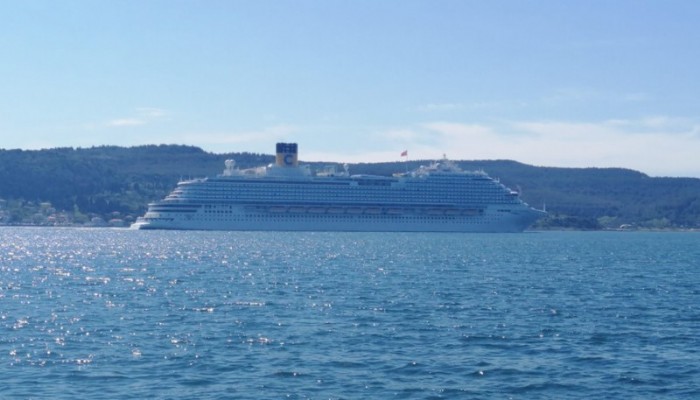 İtalya bandıralı kruvaziyer Costa Venezia gemisi, Çanakkale'de görüldü