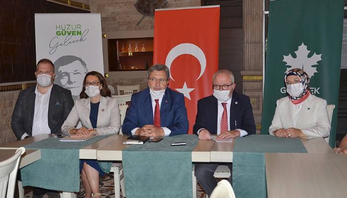 ÜSTÜN:SAHAYA İNEREK DOĞRU BİLDİKLERİMİZİ SÖYLEMEYE BAŞLADIK