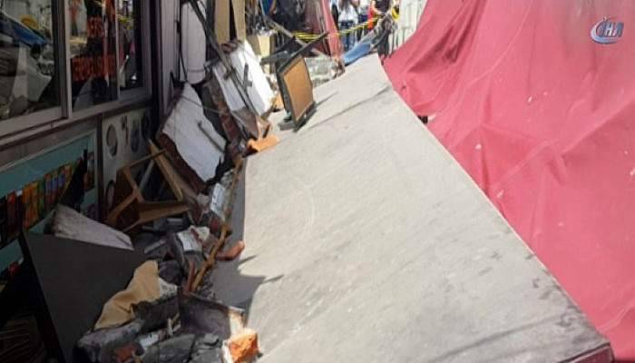 Karaköy'de lokantanın duvarı çöktü: 3 yaralı