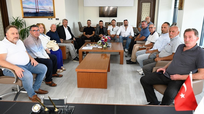 Yeni MHP Yönetimi Belediye Başkanı Yılmaz’ı Makamında Ziyaret Etti