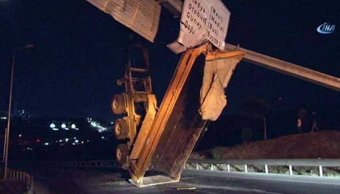 Dorsesi askıda kalan kamyon sürücüsü kayıplara karıştı