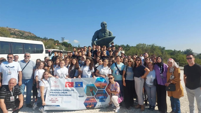 Kosovalılar Çanakkale şehitliğiniz ziyaret etti