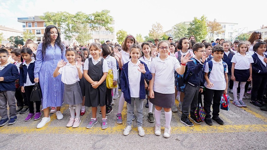 Tatil Bitti Öğrenciler Okula Döndü