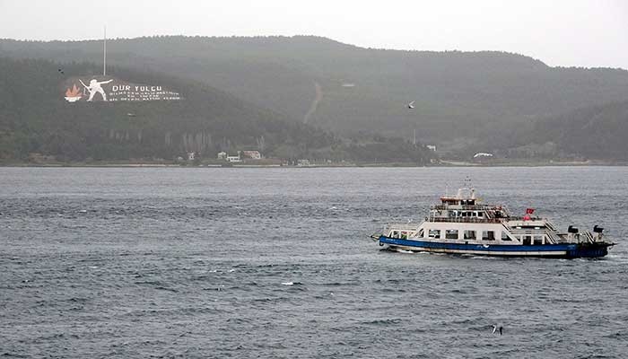 Çanakkale'de feribot seferlerine fırtına iptali (VİDEO)