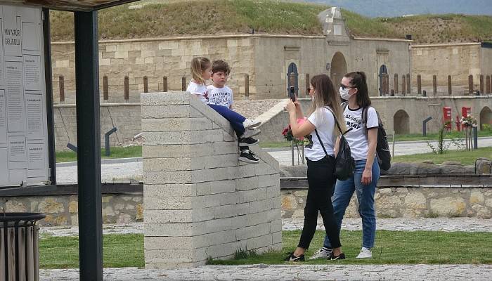 Çocuklar izin gününde tarihe yolculuk yaptı