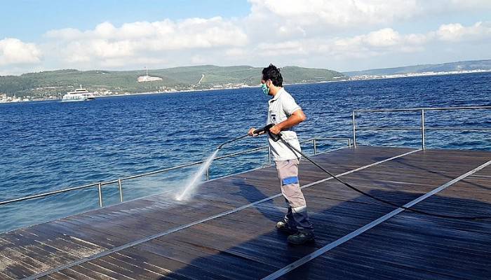 Kent genelinde temizlik çalışmaları sürüyor