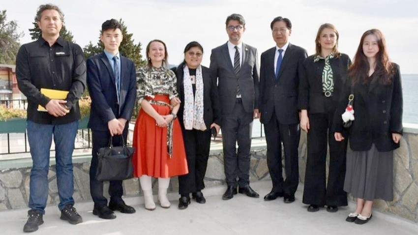 Çin Büyükelçisi ve Çanakkale Üniversitesi Rektörü Arasında Stratejik İşbirliği Toplantısı