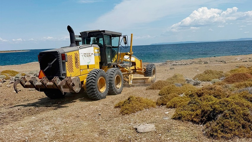 Gökçeada Güzelce Koy Sahil Yolunda Düzenleme Çalışmaları Tamamlandı