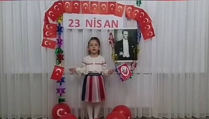 Gelibolu’da öğrencilerden videolu 23 Nisan kutlaması