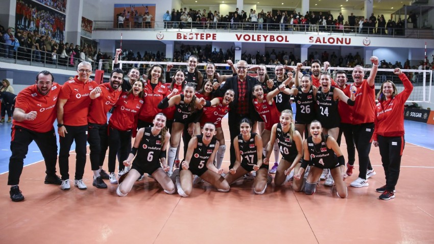 U20 Kadın Voleybol Milli Takımı finalde!