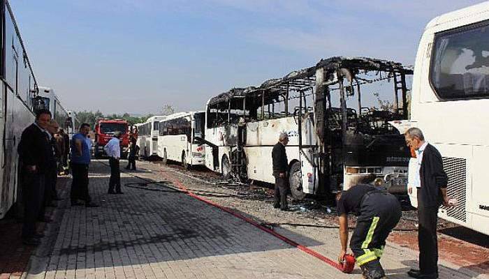 Onlarca otobüs yanmaktan son anda kurtarıldı