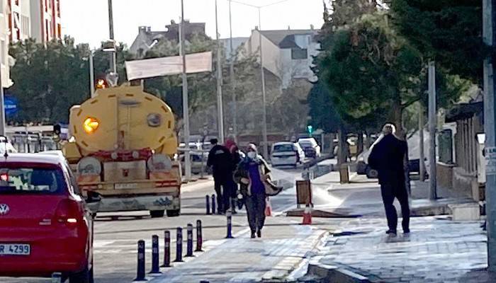 Kepez Belediyesi yolları yıkadı