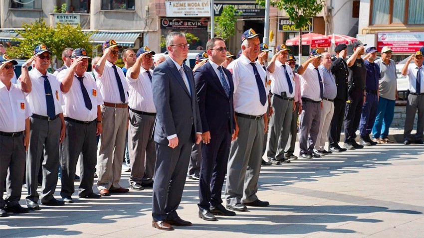 Biga'da Kıbrıs Barış Harekâtı'nın 52. Yıl Dönümü Törenle Anıldı