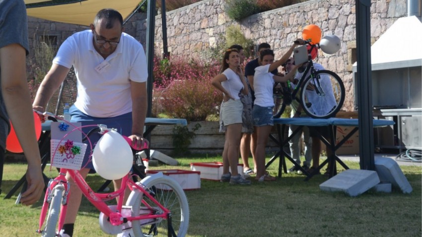 Bisiklet bağışıyla çocuklara destek olunuyor