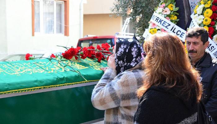 Bir Acı Veda, Bir Buruk Anma…!