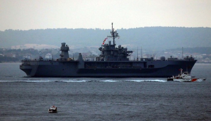 ABD savaş gemisi Çanakkale Boğazı’ndan geçti (VİDEO)