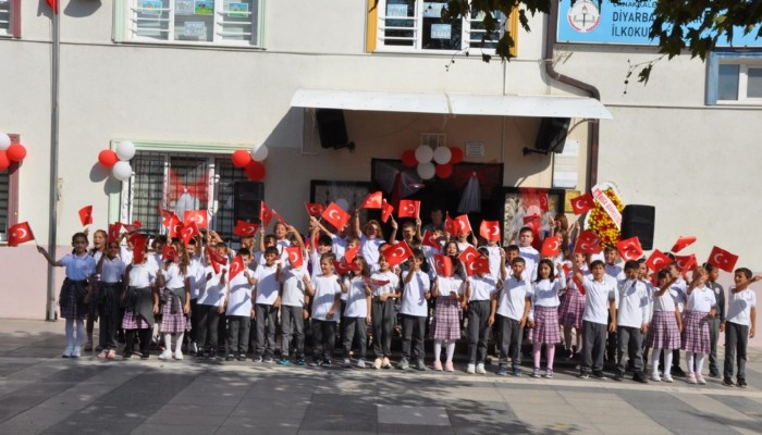 Biga'da 15 bin 478 öğrenci ders başı yaptı