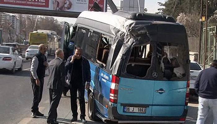 Dolmuş devrildi: Yaralılar var