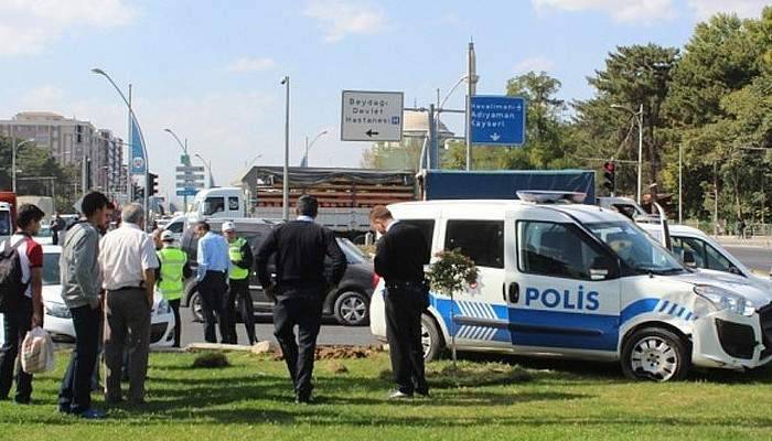 Bakanın konvoyunda kaza!