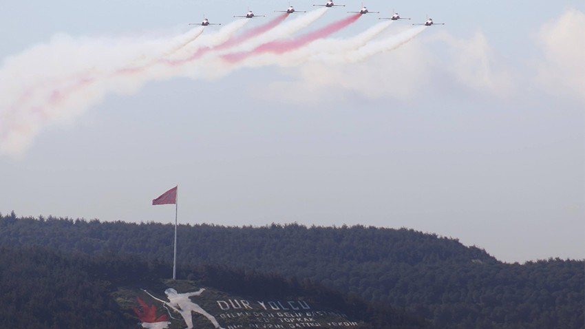 Çanakkale Semalarında Türk Yıldızları Coşkusu