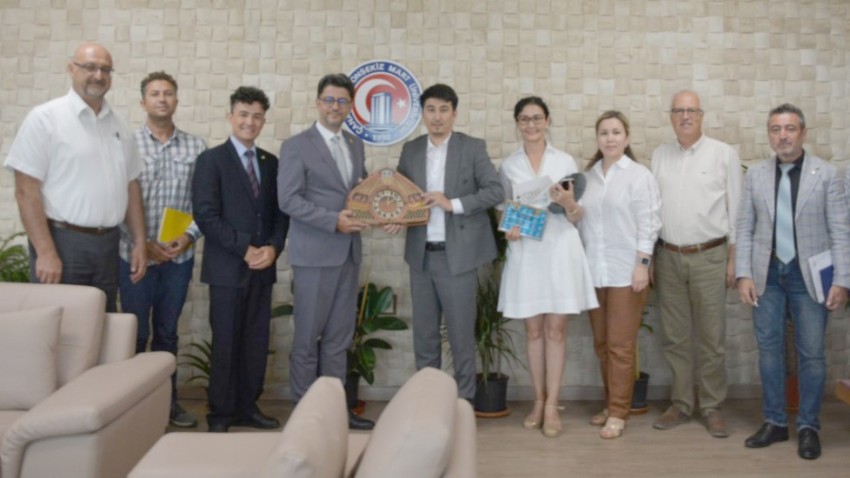 ÇOMÜ Kh. Dosmukhamedov Atyrau Üniversitesi Arasında Anlama İmzalandı