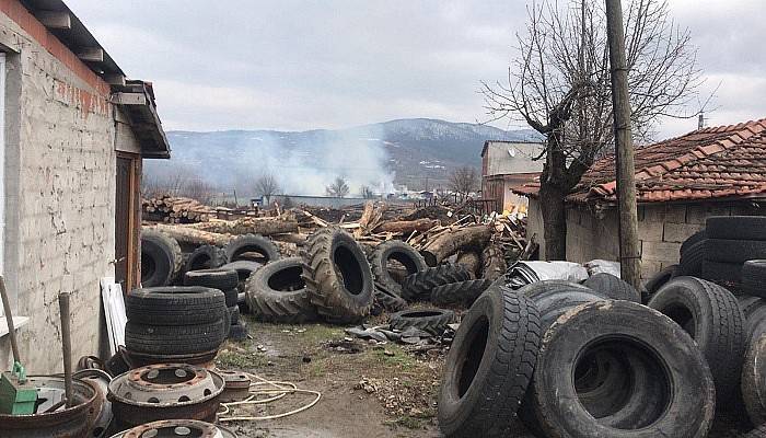 Çanakkale'de 50 bin liralık saman balyası yandı